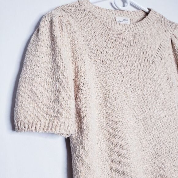 Universal Thread Cream Short Puff Sleeve Boucle Knit Sweater Women's Size Medium - Picture 3 of 7